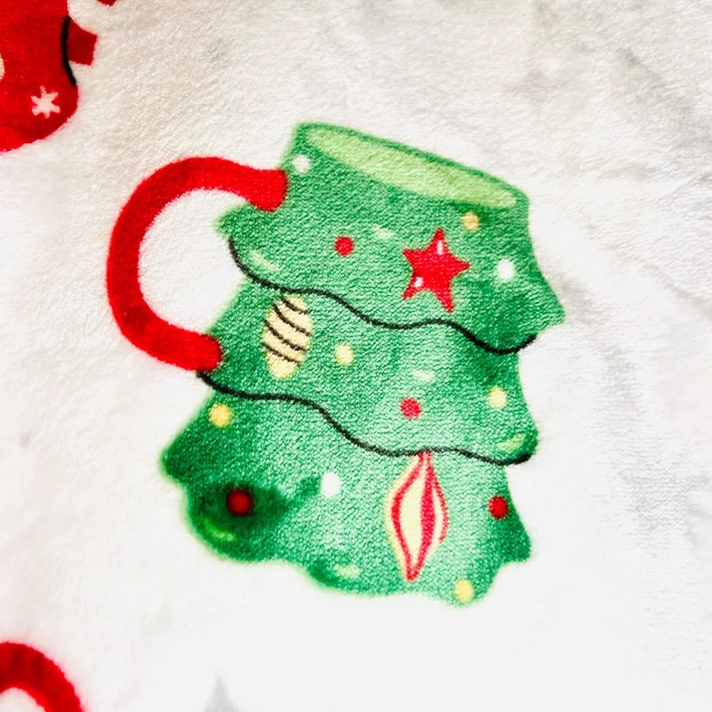 Christmas Festive Coffee Mugs Oversized Plush Throw Blanket Santa Penguin Tree